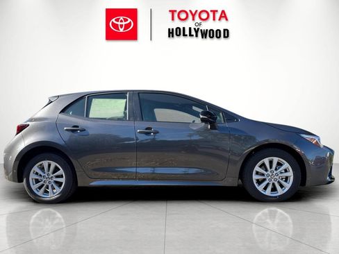 New 2026 Toyota Corolla SE image 3