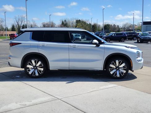 New 2026 Mitsubishi Outlander SEL AWD/4WD image 15