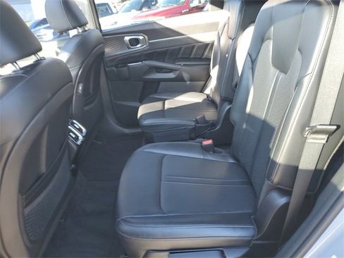 Used 2022 Kia Sorento SX image 28