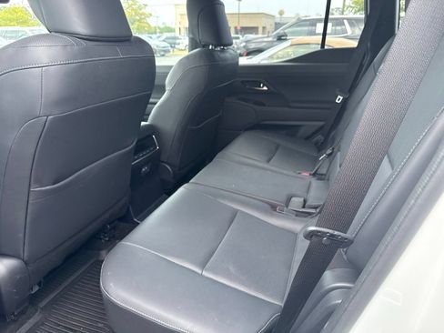 Used 2024 Lexus GX 550 w/ Cold Area Package AWD/4WD image 2