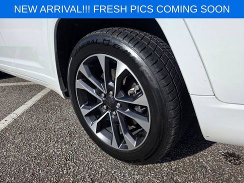 Used 2021 Jeep Grand Cherokee L Overland w/ Luxury Tech Group IV AWD/4WD image 7