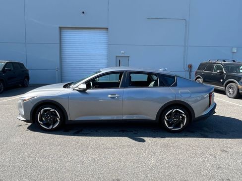 New 2025 Kia K4 EX image 4
