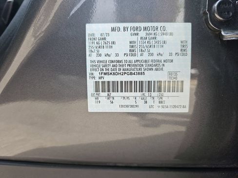 Used 2023 Ford Explorer XLT w/ Equipment Group 202A AWD/4WD image 39
