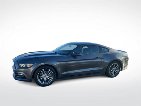 Used 2017 Ford Mustang Coupe image 5