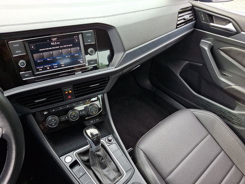 Used 2024 Volkswagen Jetta SE FWD image 28
