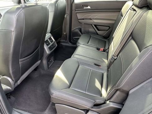 Used 2022 Volkswagen Atlas Cross Sport SE image 18