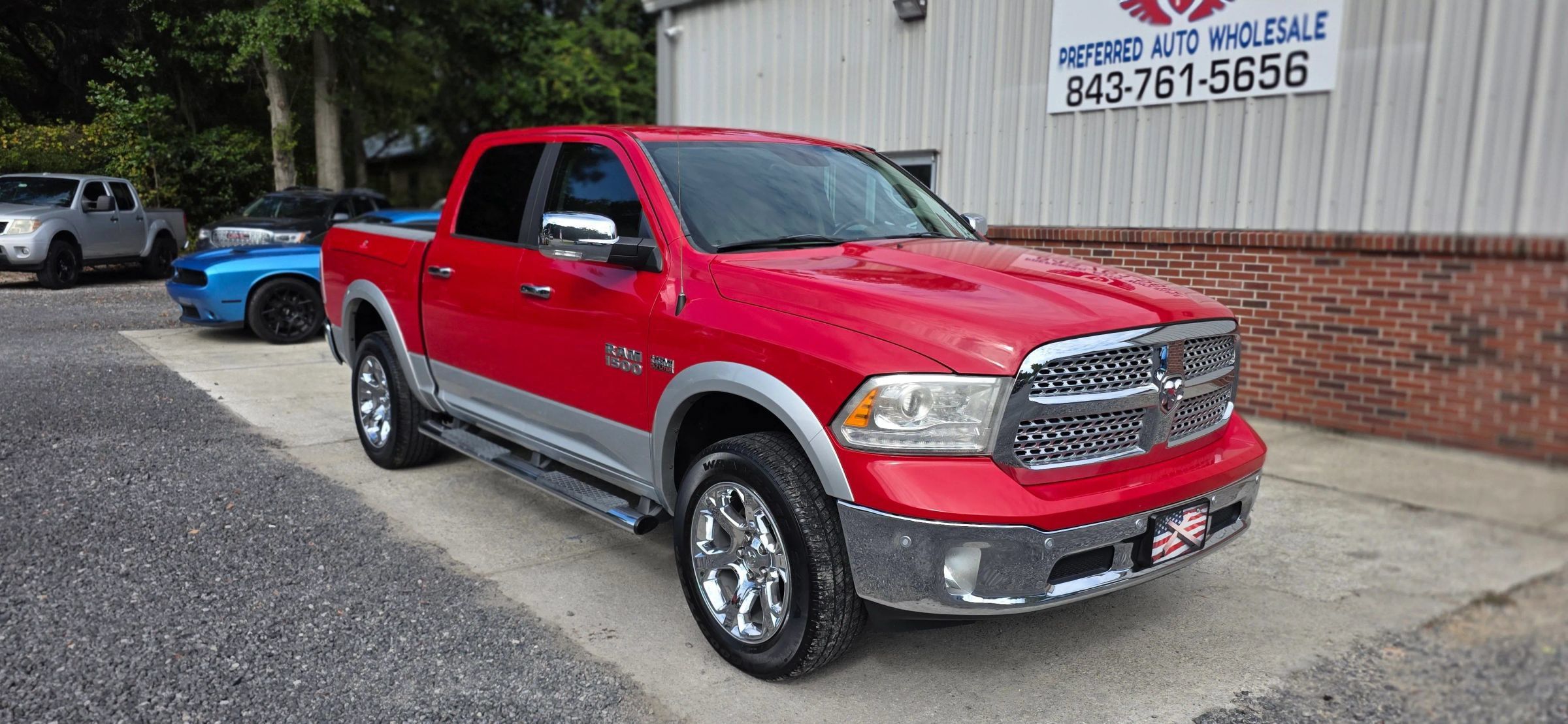 Used 2014 RAM 1500 Laramie w/ Convenience Group AWD/4WD image 2