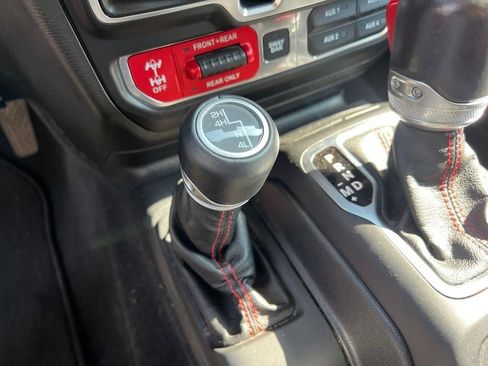 Used 2020 Jeep Wrangler Unlimited Rubicon w/ Dual Top Group image 17