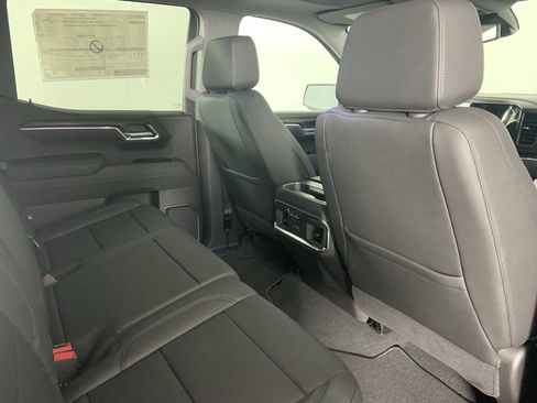 Used 2025 GMC Sierra 1500 SLT w/ SLT Premium Plus Package image 29