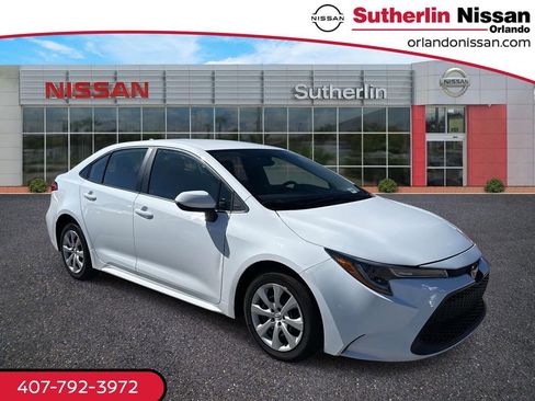 Used 2024 Toyota Corolla LE image 1