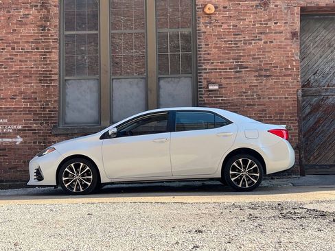 Used 2017 Toyota Corolla SE FWD image 7