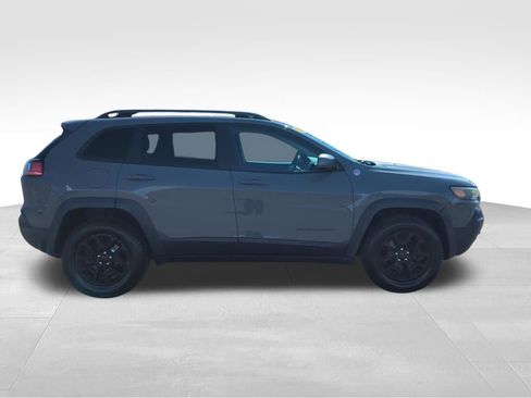 Used 2019 Jeep Cherokee Trailhawk image 5