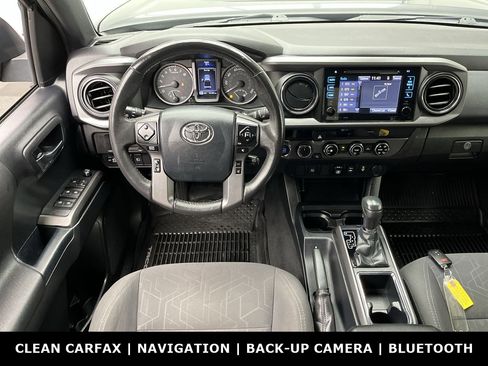 Used 2018 Toyota Tacoma TRD Sport AWD/4WD image 12