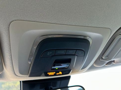 Used 2024 Toyota Corolla LE w/ LE Convenience Package FWD image 28