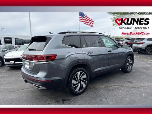 Used 2025 Volkswagen Atlas SE FWD image 5
