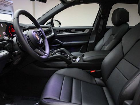 Certified 2026 Porsche Cayenne image 21