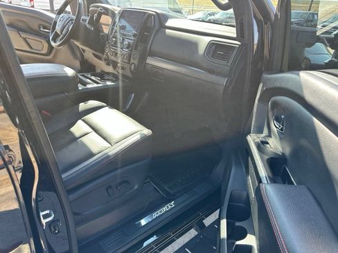 Used 2024 Nissan Titan PRO-4X w/ Pro-4x Convenience Package AWD/4WD image 19