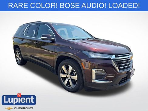 Used 2023 Chevrolet Traverse LT w/ LT Premium Package AWD/4WD image 1