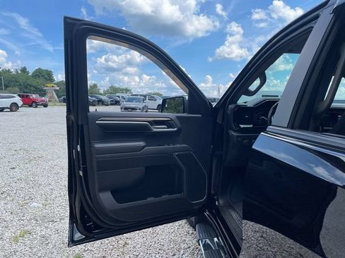 Used 2022 Chevrolet Silverado 1500 LT w/ Convenience Package II AWD/4WD image 24