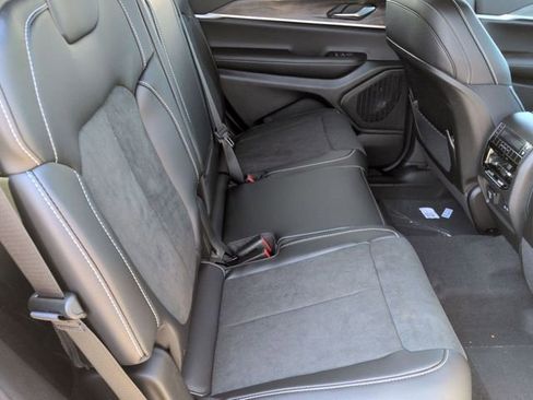 New 2026 Jeep Grand Cherokee L Laredo image 29