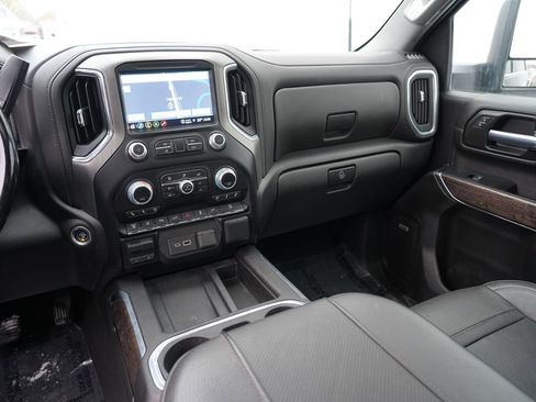 Used 2023 GMC Sierra 3500 Denali w/ Denali Ultimate Package image 22