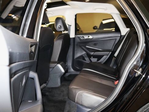 Used 2019 Volkswagen Jetta SE w/ Cold Weather Package FWD image 18