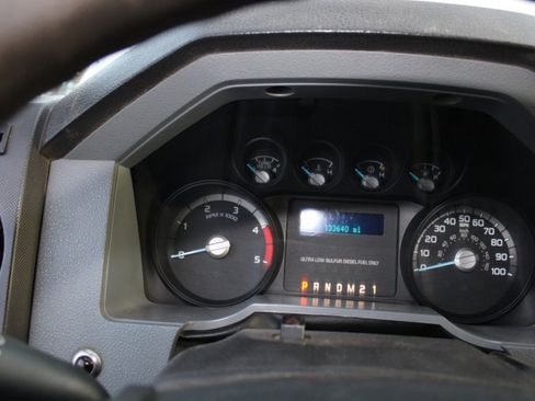 Used 2014 Ford F550 2WD Regular Cab Super Duty image 10