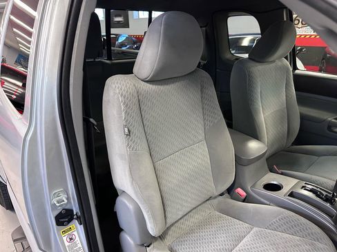 Used 2011 Toyota Tacoma 4x4 Access Cab V6 w/ SR5 Pkg #2 image 30