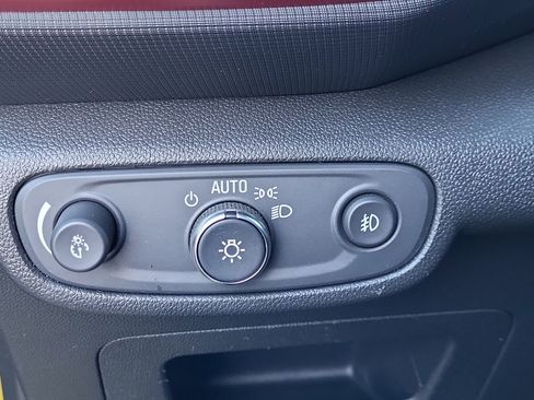 Used 2023 Chevrolet TrailBlazer RS w/ Sun and Liftgate Package image 28