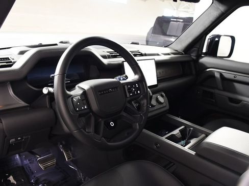 Used 2025 Land Rover Defender 110 AWD/4WD image 12