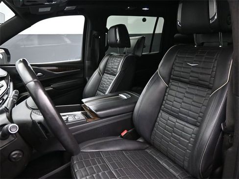 Used 2021 Cadillac Escalade ESV Premium Luxury Platinum image 13