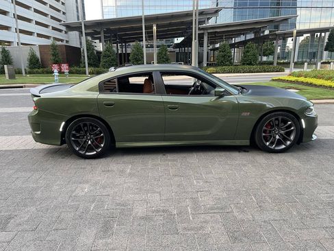 Used 2022 Dodge Charger Scat Pack w/ Plus Group RWD image 9