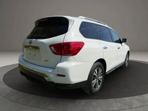 Used 2019 Nissan Pathfinder SV FWD image 5