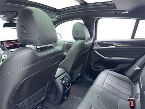 Used 2024 BMW X4 xDrive30i image 42