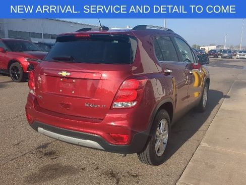 Used 2018 Chevrolet Trax LT w/ LT Convenience Package FWD image 6
