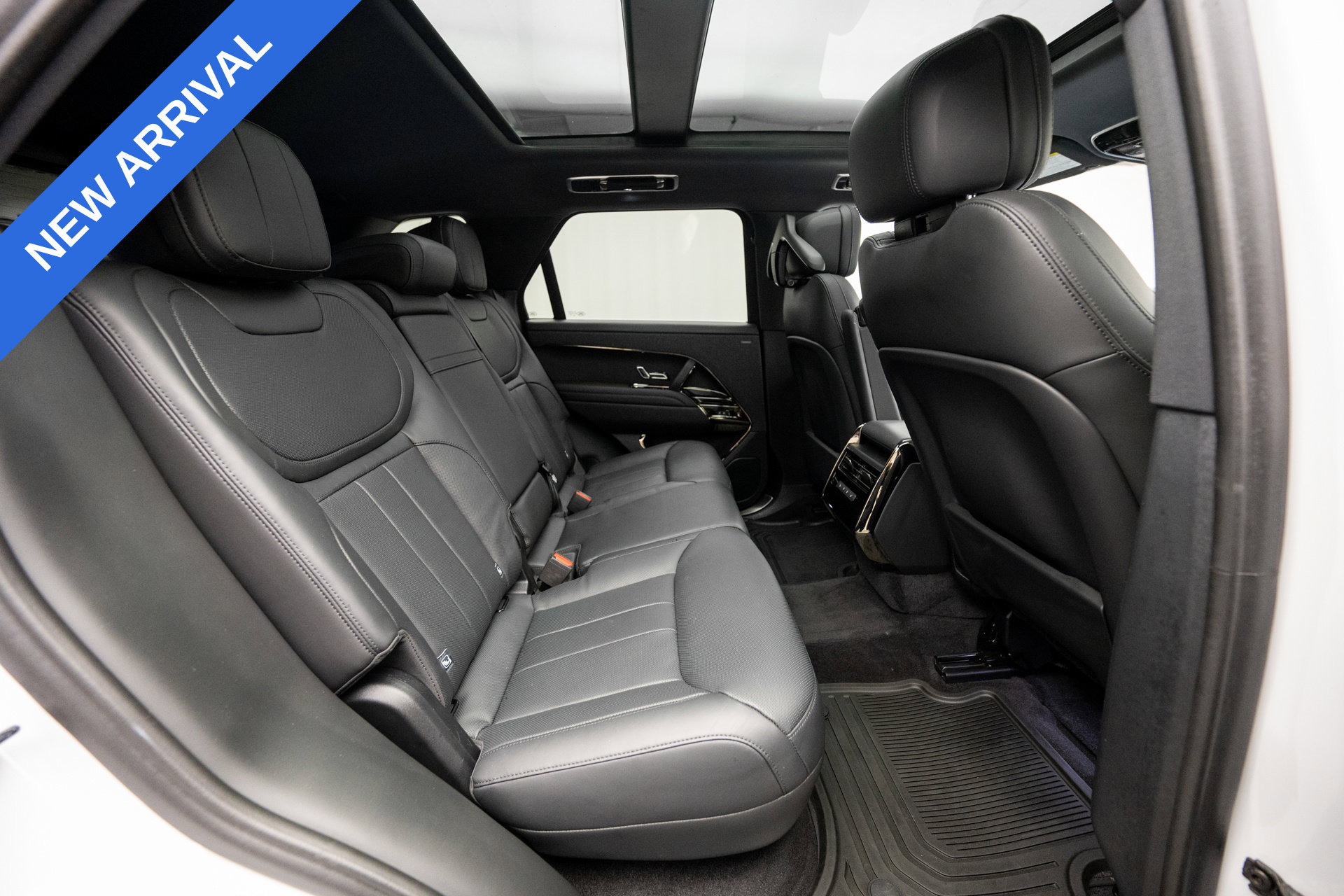 Used 2023 Land Rover Range Rover Sport SE AWD/4WD image 18