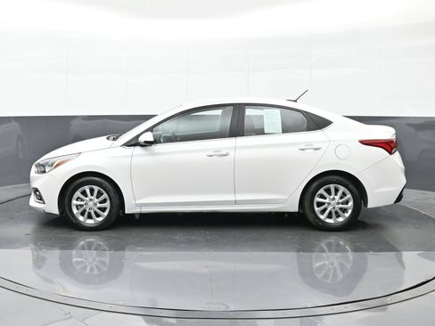Used 2022 Hyundai Accent SEL FWD image 9