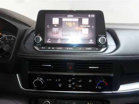 Used 2023 Nissan Rogue S FWD image 36