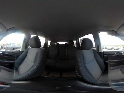 Used 2019 Nissan Pathfinder S AWD/4WD image 27