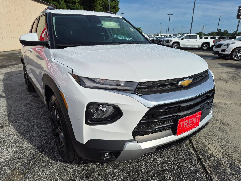 Used 2022 Chevrolet TrailBlazer LT w/ Convenience Package AWD/4WD image 5