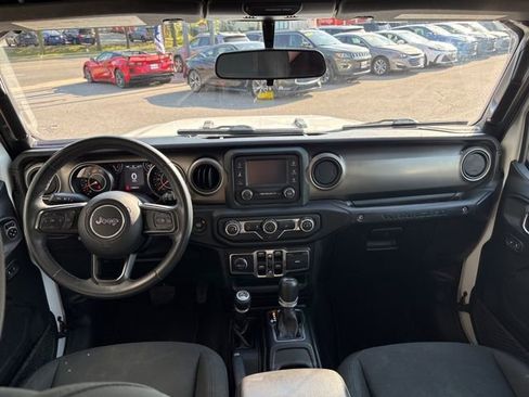 Used 2019 Jeep Wrangler Unlimited Sport S AWD/4WD image 3