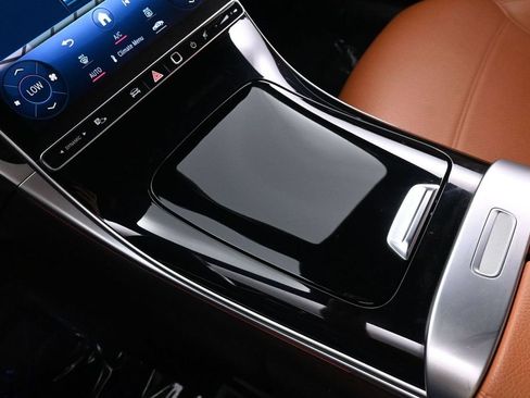 Used 2023 Mercedes-Benz C 300 4MATIC Sedan image 41