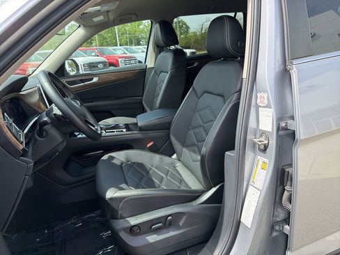 Used 2025 Volkswagen Atlas SE FWD image 10