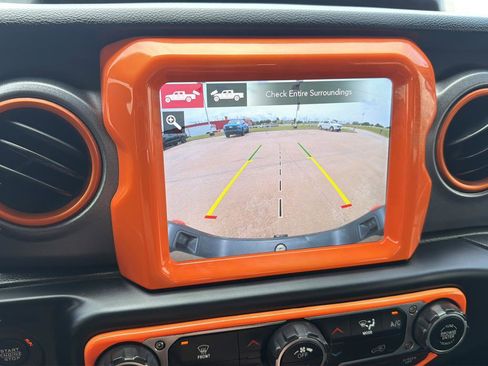 Used 2021 Jeep Gladiator Mojave AWD/4WD image 25