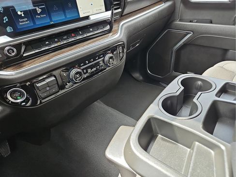 Used 2025 Chevrolet Silverado 1500 LT image 18