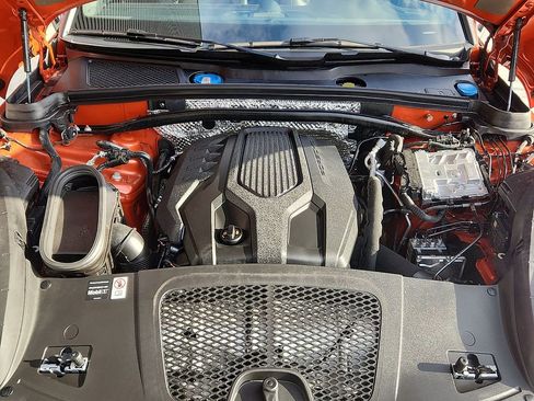 Certified 2025 Porsche Macan Turbo image 27