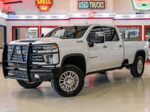 Used 2022 Chevrolet Silverado 3500 High Country w/ Technology Package image 2