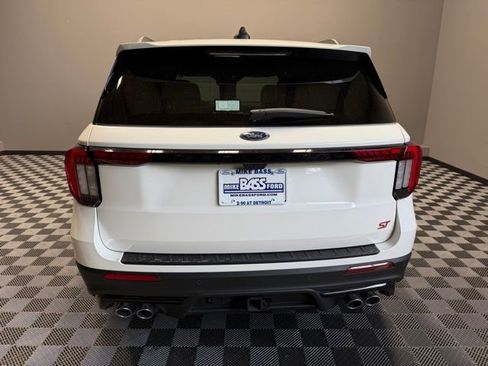 Used 2025 Ford Explorer ST AWD/4WD image 10