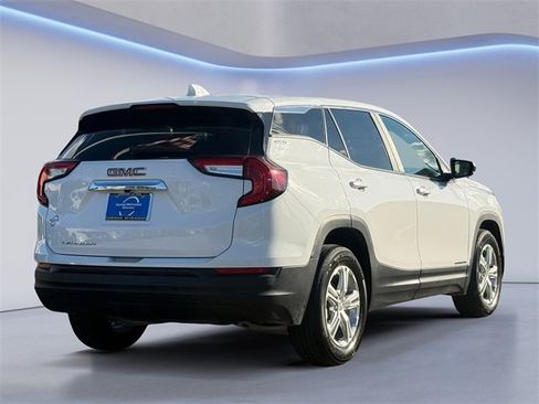 Used 2024 GMC Terrain SLE image 5