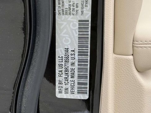 New 2026 Jeep Grand Cherokee L Limited w/ Limited Altitude Package AWD/4WD image 31